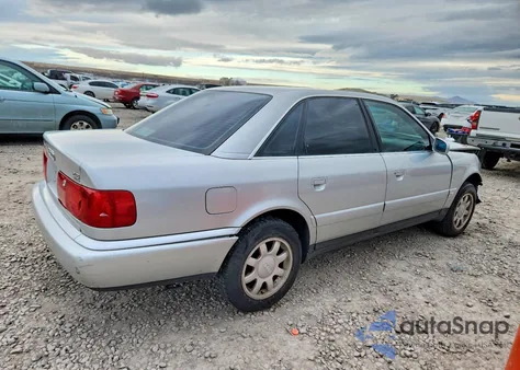 1995 Audi A6 2.8 Quattro z USA, uszkodzony, nr VIN WAUGA84A9SN112764